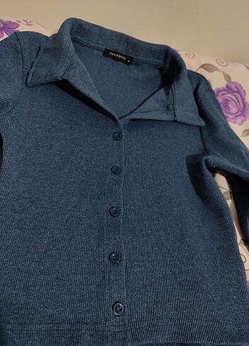 Trendyol & Milla İndigo Düğmeli Crop Bluz