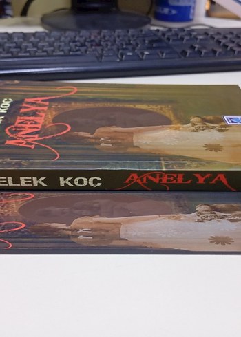 Beden Renk ANELYA MELEK KOÇ ROMANI YENİ GİBİ ÇOK İYi DURUMDA