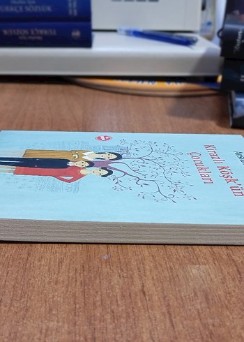 Beden Renk KİRAZLI KÖŞKÜN ÇOCUKLARI YENİ GİBİ ÇOK İYİ DURUMDA