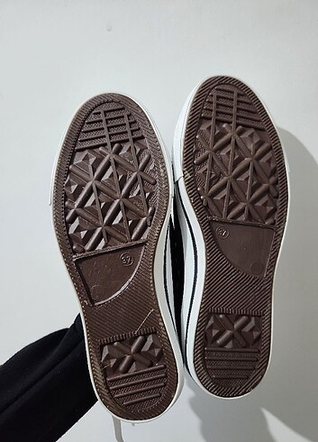 37 Beden Kısa Siyah Sneaker Converse
