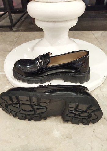Parlak Siyah Kız Çocuk Loafer Ayakkabı - Görsel 8
