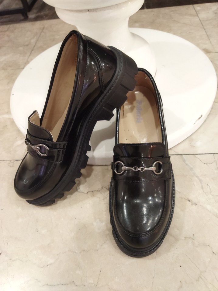 Parlak Siyah Kız Çocuk Loafer Ayakkabı - Görsel 2