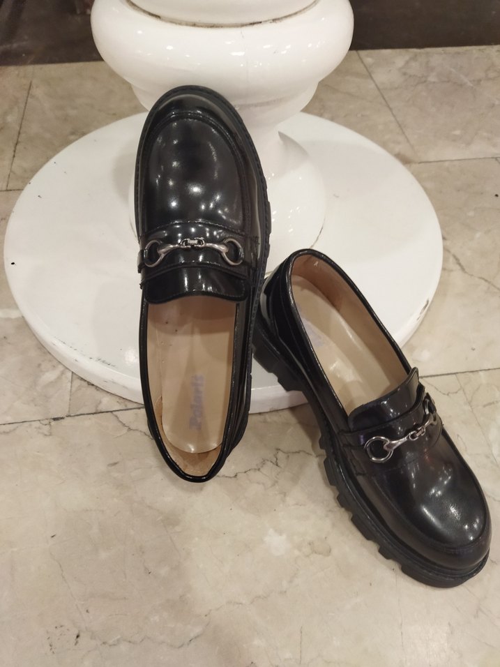 Parlak Siyah Kız Çocuk Loafer Ayakkabı - Görsel 4