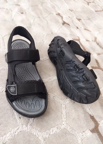 40 Beden Siyah Cırtlı Spor Sandalet