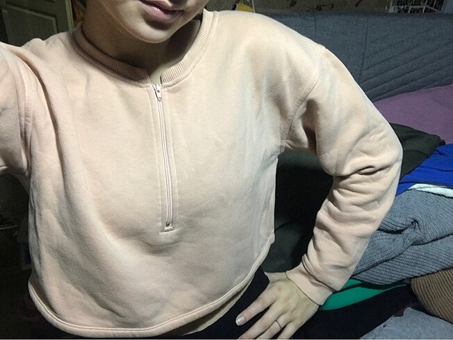 Sweatshirt