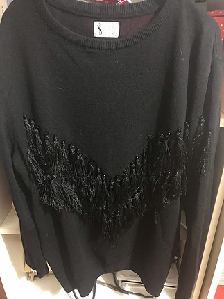 xl Beden Siyah püsküllü kazak