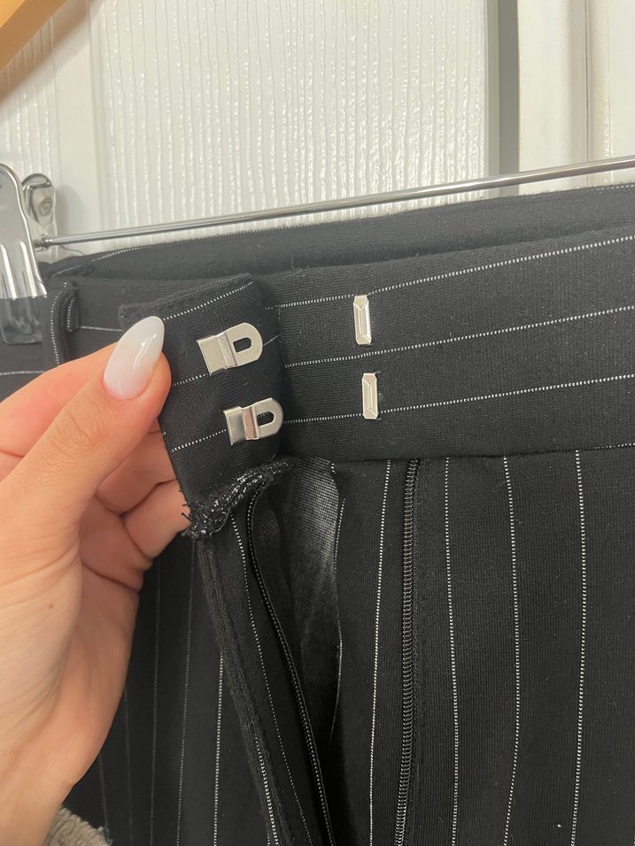 Kadın Gri Çizgili Pilili Kumaş Pantolon - Görsel 2