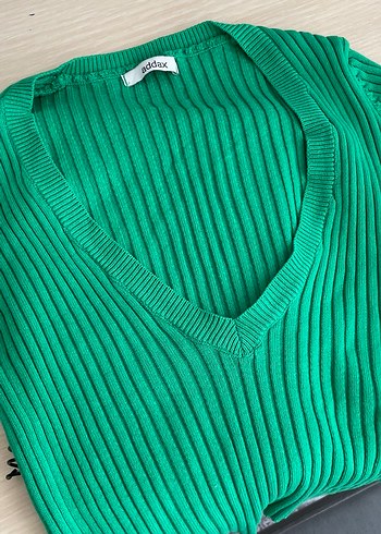 Parlak Yeşil Kadın Küpe - Görsel 3