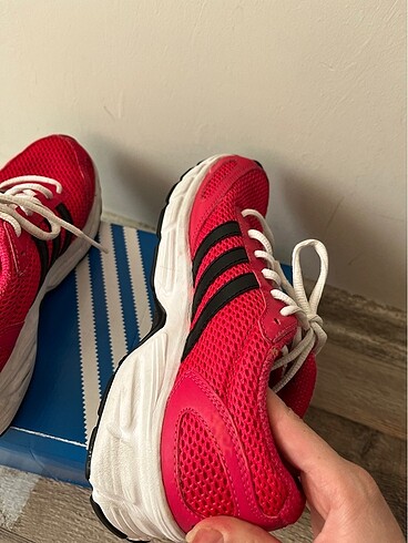38,5 Beden Adidas spor ayakkabı