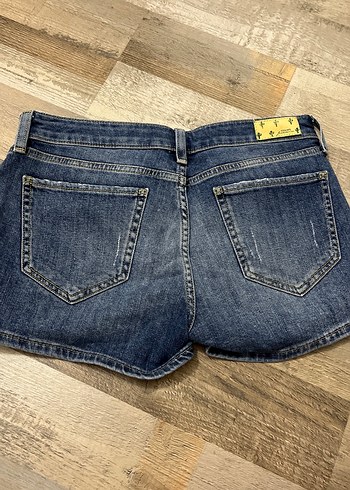 34 Beden Nakışlı Kemerli Mavi Mini Kot Şort