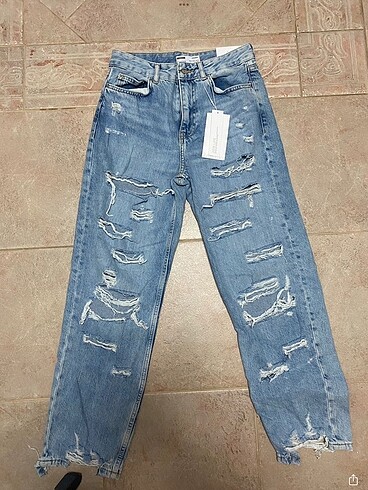 Sıfır etiketli bershka jean