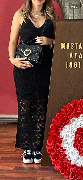 Siyah örme elbise
