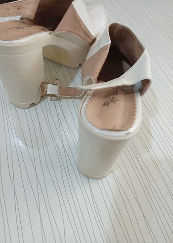 40 Beden Diger Beyaz Kadın Dolgu Topuklu Sandalet