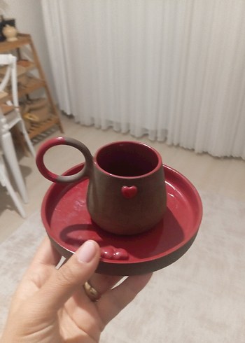 Kırmızı Kalp Detaylı Seramik Fincan ve Tabak - Görsel 3