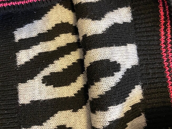 Tyess yün kazak - Görsel 3