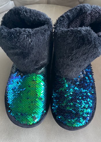 Kız Çocuk Parlak Pul Detaylı Sıcak Ev Terliği - Görsel 3