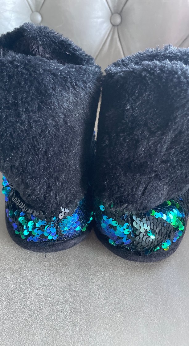 Kız Çocuk Parlak Pul Detaylı Sıcak Ev Terliği - Görsel 4