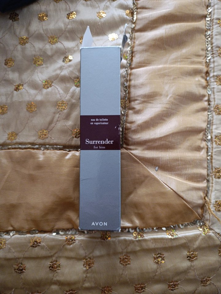 Avon Surender Erkek Parfümü 50 ml - Görsel 3