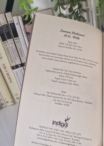 Beden Renk Zaman Makinesi - H.G. Wells Romanı