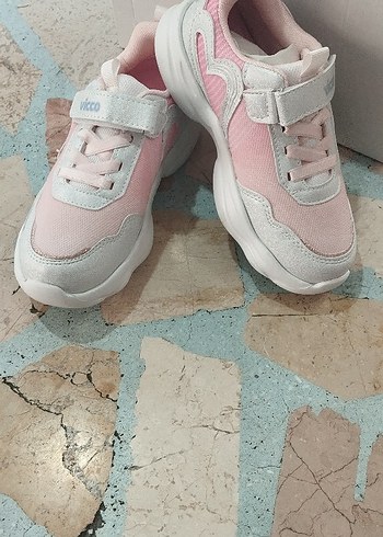 Kız Çocuk Pembe Cırt Cırtlı Spor Ayakkabı