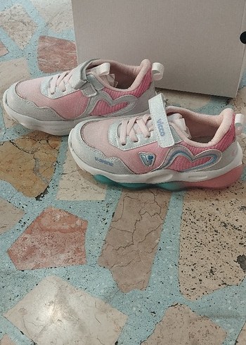 Kız Çocuk Pembe Bağcıklı Cırtlı Spor Ayakkabı