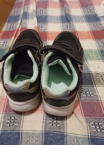 27 Beden siyah Renk Siyah Işıklı Cool spor 27