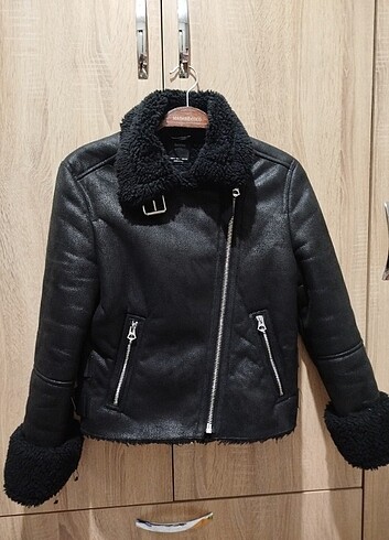 Bershka içi kürklü mont