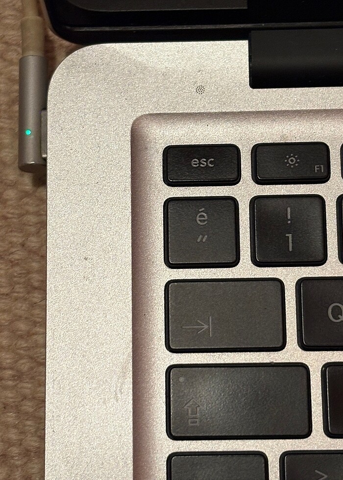 Temiz Acil Satılık Macbook Pro - Görsel 4