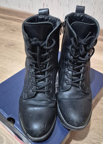 Siyah Deri Bağcıklı Stiletto Topuklu Kadın Bot - Görsel 6