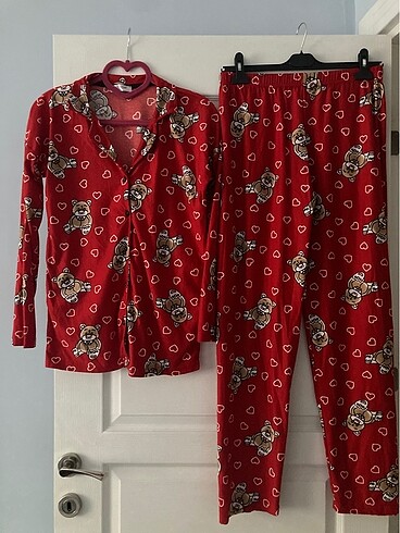 l Beden Pijama takımı hiç giyilmedi