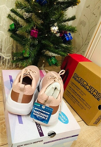 38,5 Beden Skechers ayakkabı