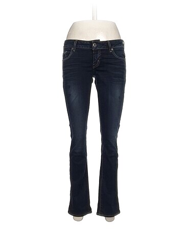Guess Skinny %70 İndirimli.