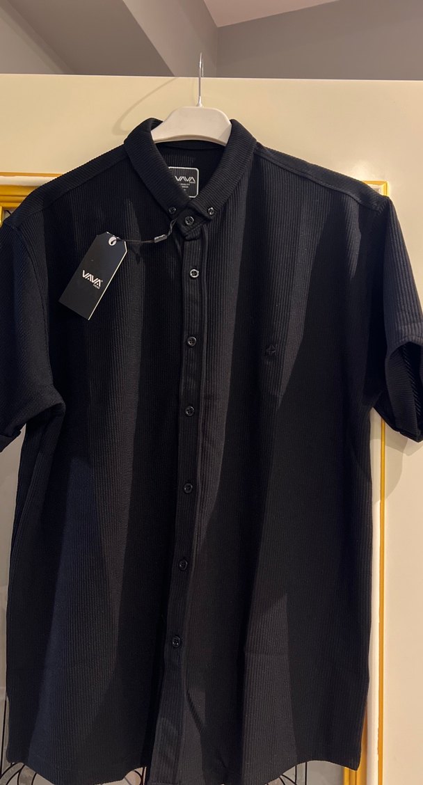 Düğmeli Siyah Erkek Gömlek - Görsel 4