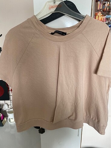 crop t shirt