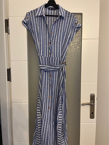 Zara Çizgili Keten Karışımlı Midi Gömlek Elbise