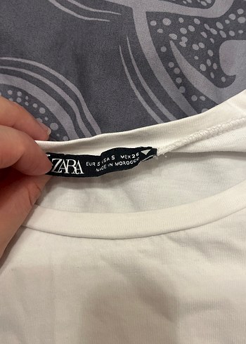 Zara Düğmeli Beyaz Kısa Kollu Kadın Tişört Zara