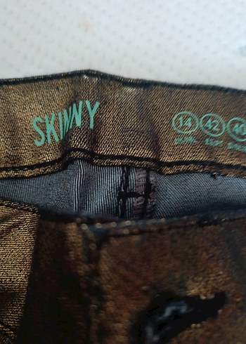Zara Kahverengi Parlak Deri Kemerli Kadın Pantolon