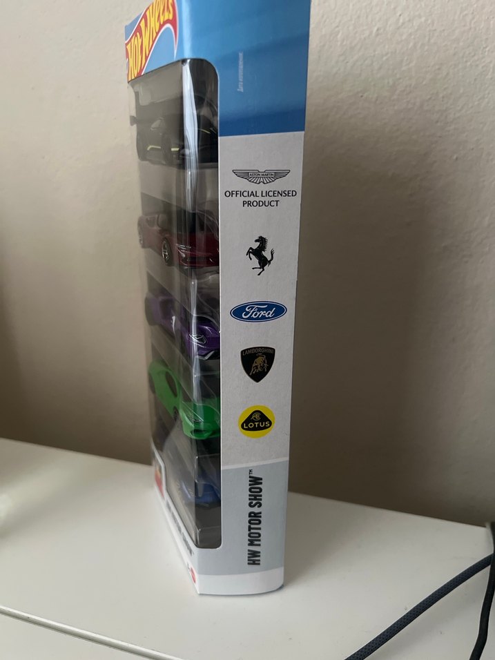 Hot Wheels Ferrarili 5'li Motor Show - Görsel 2