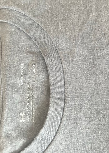 Under Armour Gri Üzerinde Kırmızı Logolu Tshirt - Görsel 2