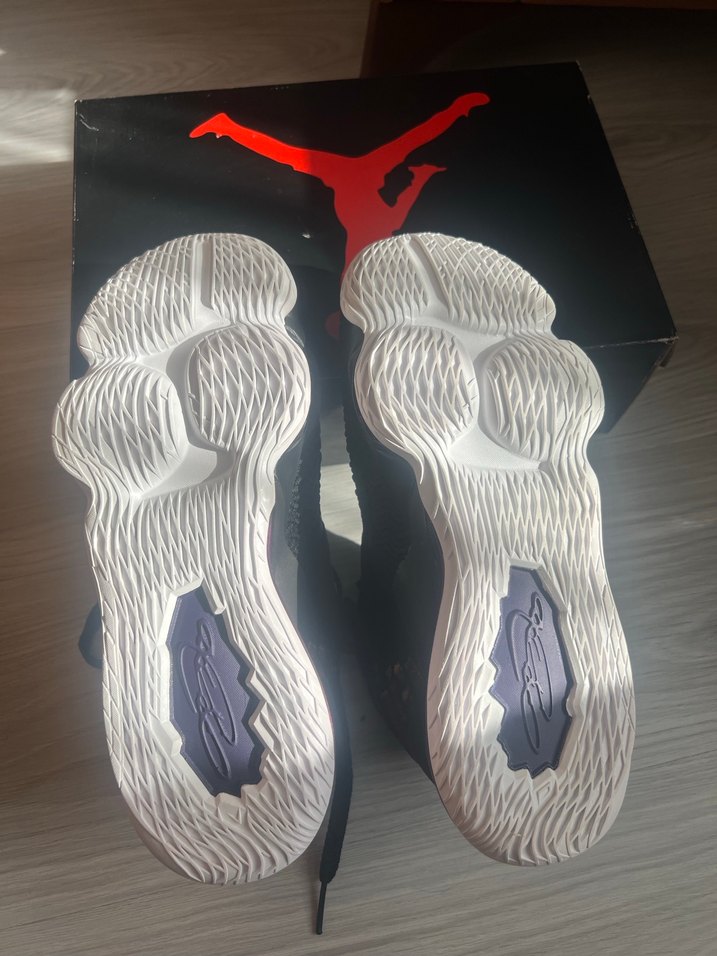 Nike Lebron Basketbol Ayakkabısı - Görsel 4