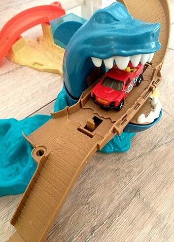Beden Renk Hot Wheels Köpekbalığı oyun seti