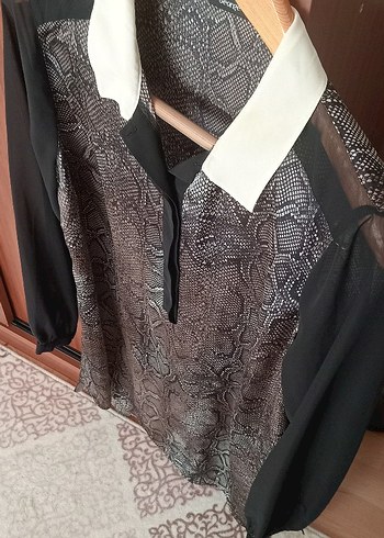 Dantel Detaylı Yılan Desenli Gömlek - Görsel 3