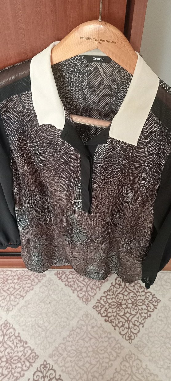 Dantel Detaylı Yılan Desenli Gömlek - Görsel 2