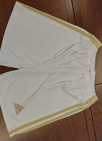 Adidas erkek çocuk spor şort 