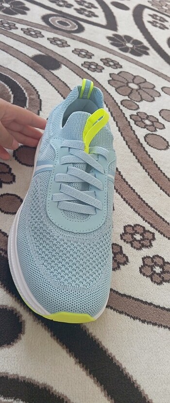 Spor ayakkabı 