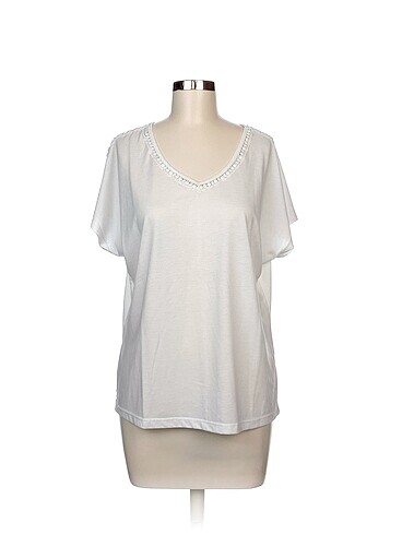 Defacto T-shirt %70 İndirimli.