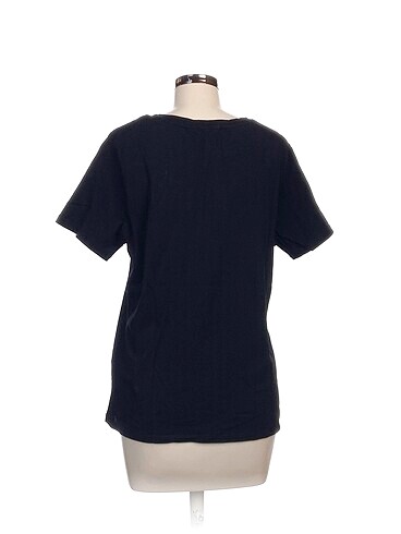 m Beden Stradivarius T-shirt %70 İndirimli.