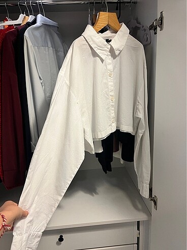 H&M crop gomlek