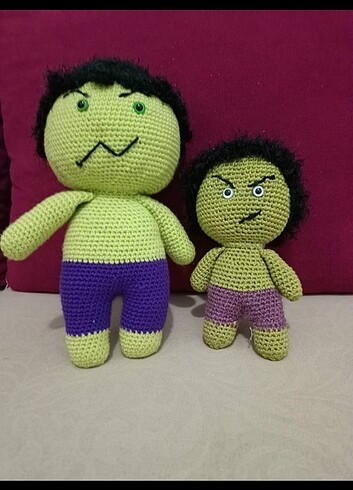 Hulk amigurumi 