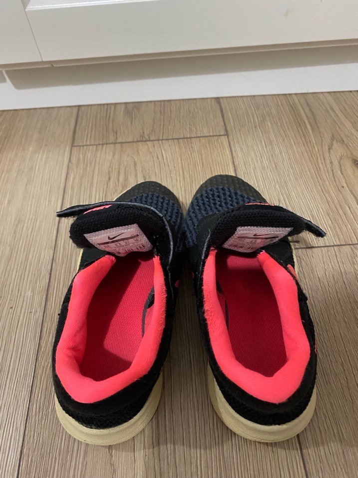 Kız Çocuk Nike Spor Ayakkabı - Görsel 2